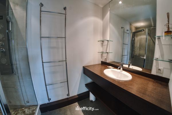 Appartement
         5 pièces
        - 132 m² Exclusivité 275 000 € *