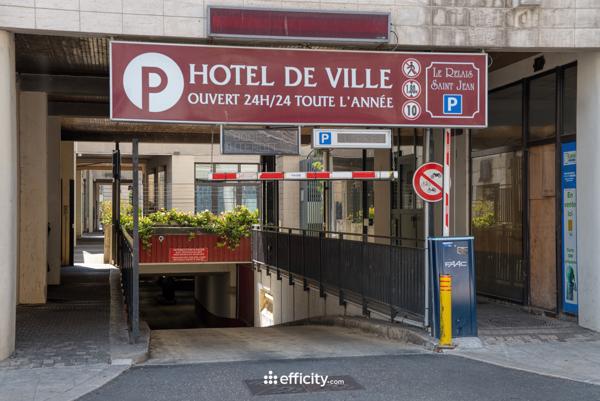 Appartement
         5 pièces
        - 132 m² Exclusivité 275 000 € *