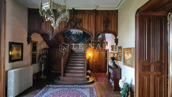 Beau château à vendre en Haut-Anjou.