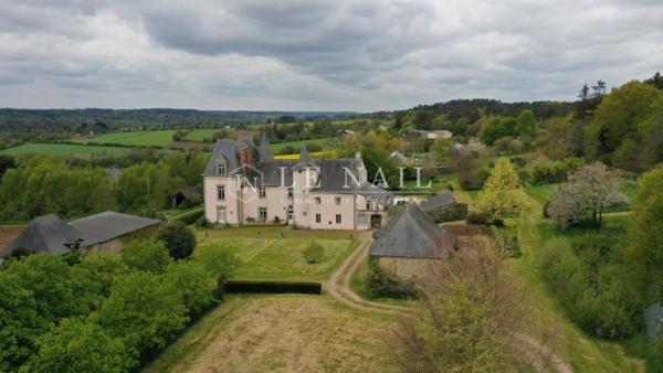 Beau château dans un environnement privilégié à 30 minutes de Vannes.