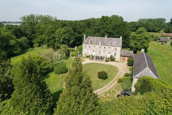 Belle propriété XVIIe à 30 km du Mont-Saint-Michel