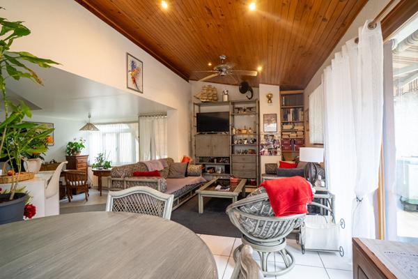 Ensemble immobilier 270 m² Fontaine