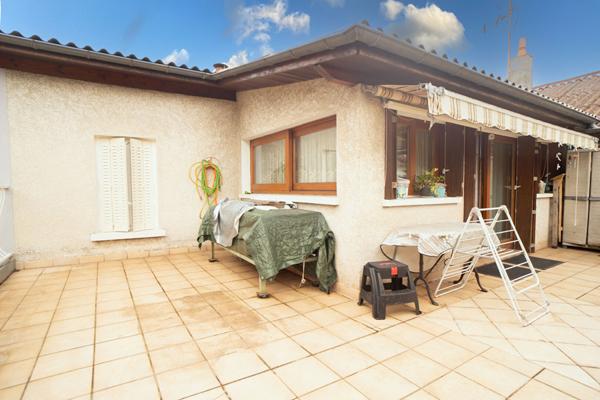 Ensemble immobilier 270 m² Fontaine