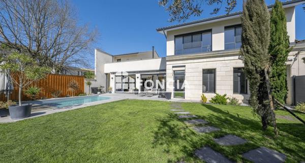 À vendre Maison 7 pièces 283 m² - Mérignac 33700