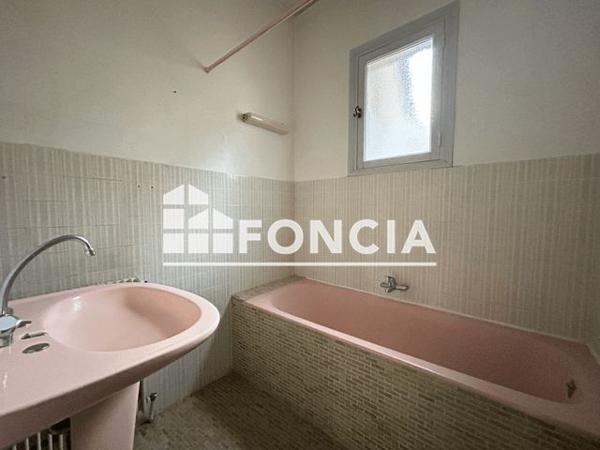 Location Appartement 2 pièces 51.26 m² - 7 BOULEVARD DES ALLIES Uzes 30700