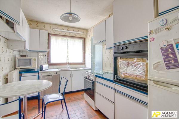 Versailles Avenue de Paris La Bruyère Appartement 7 pièces 138m² avec balcon plein sud et 2 parkings €740 000 ** - Référence 25532