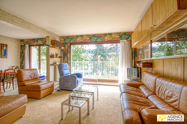 Versailles Avenue de Paris La Bruyère Appartement 7 pièces 138m² avec balcon plein sud et 2 parkings €740 000 ** - Référence 25532