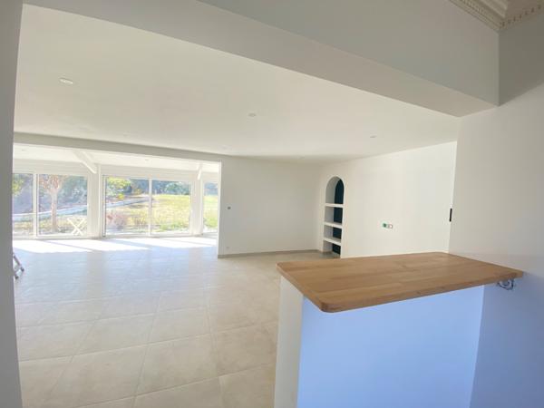 33450 SAINT-LOUBES - Maison de plain-pied de 4 chambres avec jardin à louer