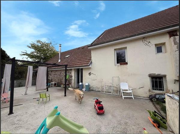 Très belle maison rénovée avec terrain et grange