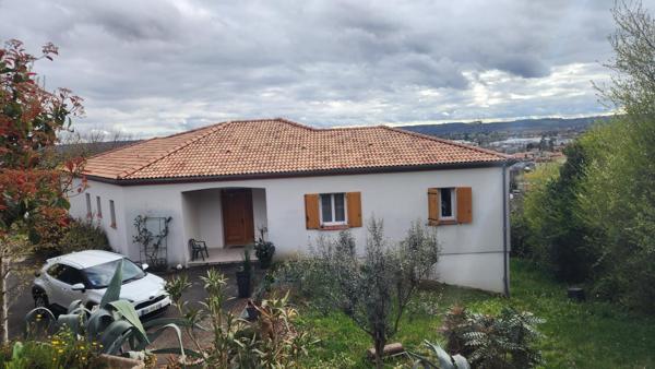 Cette maison aux volume lumineux et harmonieux,