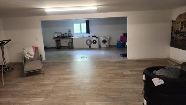 Cette maison aux volume lumineux et harmonieux,