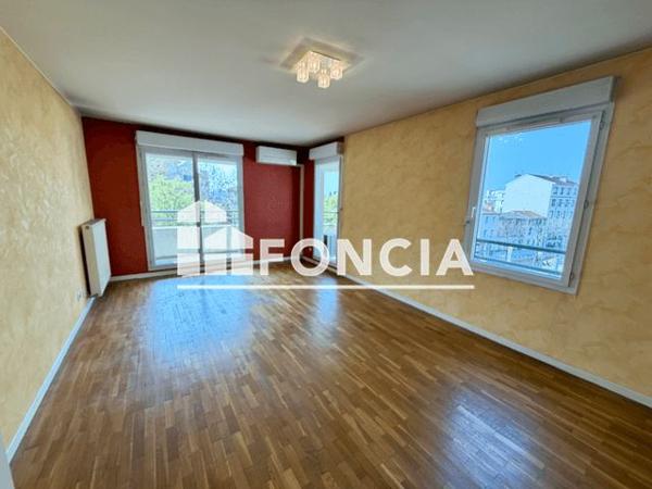 Location Appartement 3 pièces 69.44 m² - 111 113 ROUTE DE GENAS Villeurbanne 69100