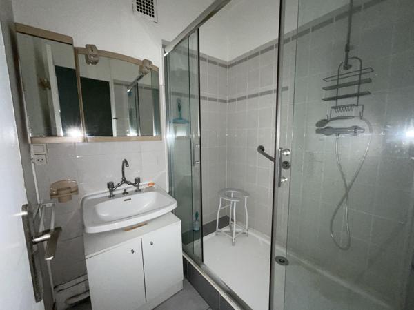 Villeurbanne (69100) À vendre – Appartement T3 avec parking et cave – secteur Médipôle Lyon-Villeurbanne