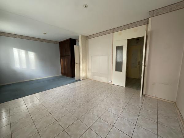 Villeurbanne (69100) À vendre – Appartement T3 avec parking et cave – secteur Médipôle Lyon-Villeurbanne