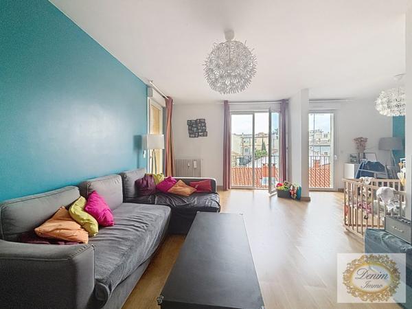 Nîmes (30000) Centre ville grand T3 de 85m2 avec Terrasse et Garage