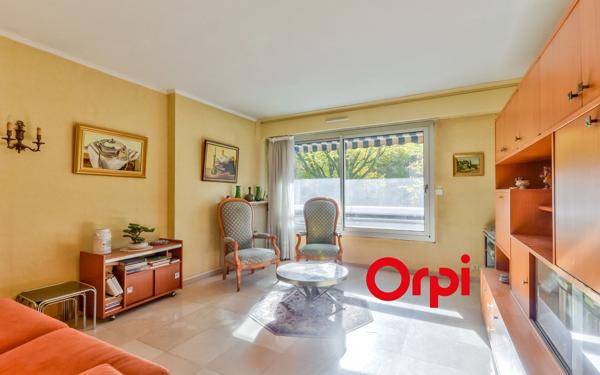 Appartement à vendre    3 pièces • 74 m2 Lyon 2