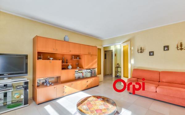 Appartement à vendre    3 pièces • 74 m2 Lyon 2
