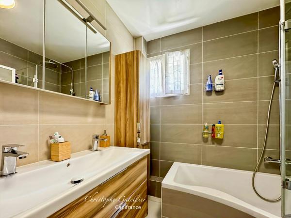 96 m² – 3 chambres + possibilité 4 – Parc arboré – Gare à pied