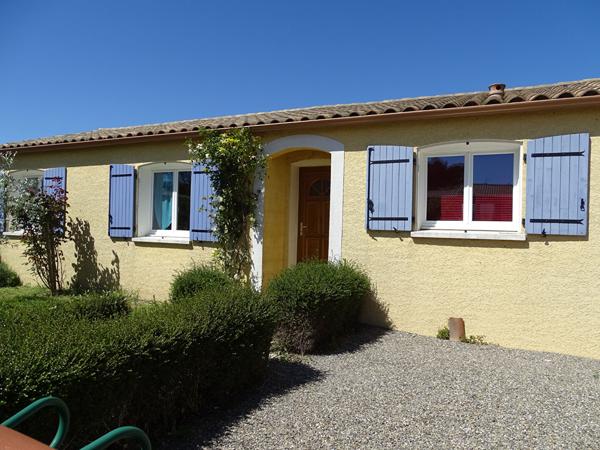 MAISON PLAIN PIED 3 CHAMBRES GARAGE ET JARDIN A LEUC