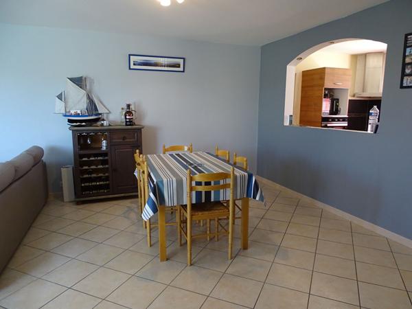 MAISON PLAIN PIED 3 CHAMBRES GARAGE ET JARDIN A LEUC