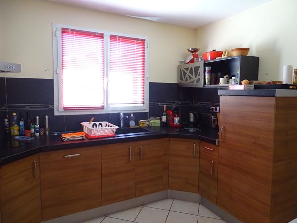 MAISON PLAIN PIED 3 CHAMBRES GARAGE ET JARDIN A LEUC