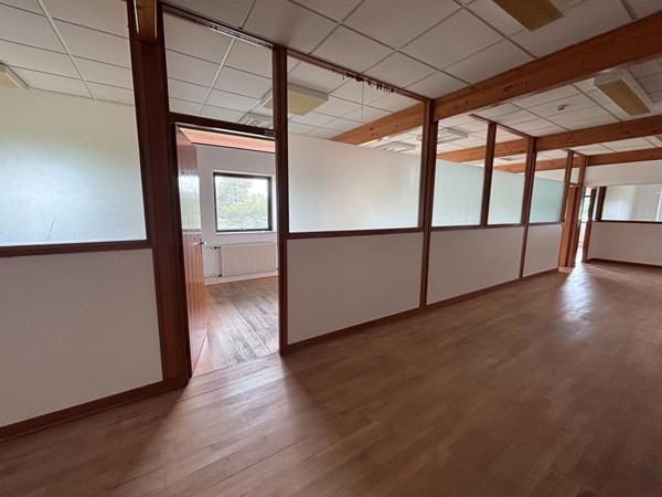 À LOUER - LOCAL COMMERCIAL- MENNECY