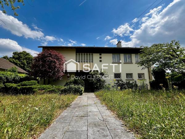 Maison d'architecte moderniste à réinventer.