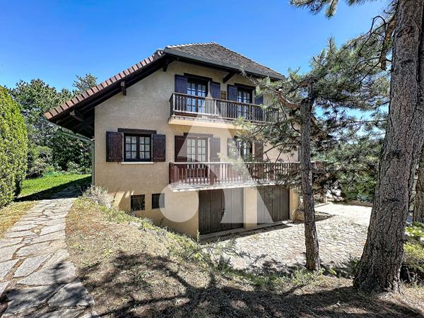 Maison 10 pièces 242.04 m2