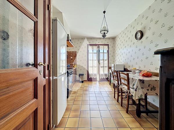 Maison 10 pièces 242.04 m2