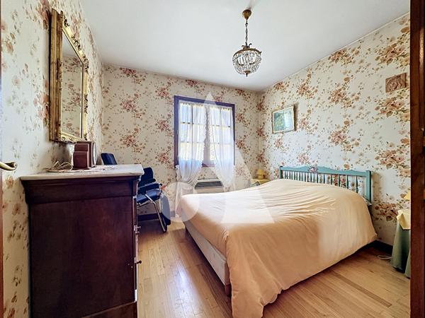 Maison 10 pièces 242.04 m2