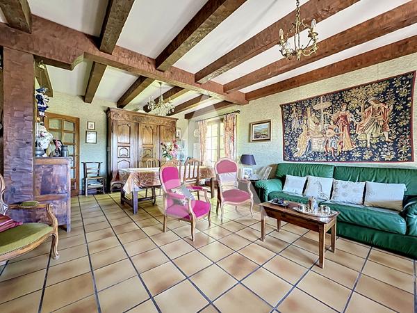 Maison 10 pièces 242.04 m2