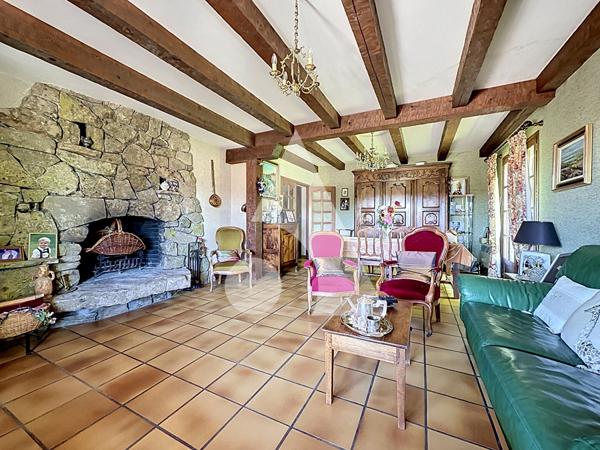 Maison 10 pièces 242.04 m2