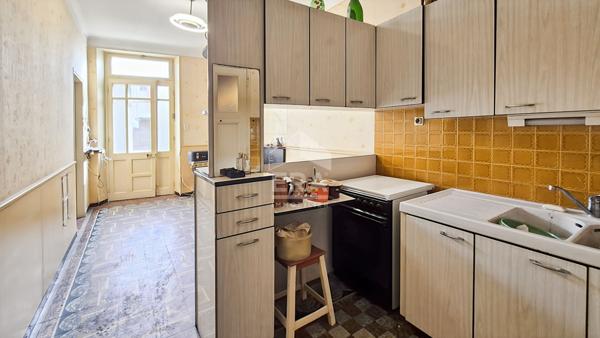 CHATEAURENARD - Maison de ville avec grand garage de 100 m2