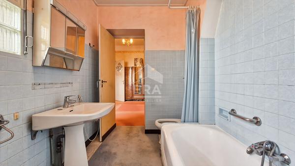 CHATEAURENARD - Maison de ville avec grand garage de 100 m2