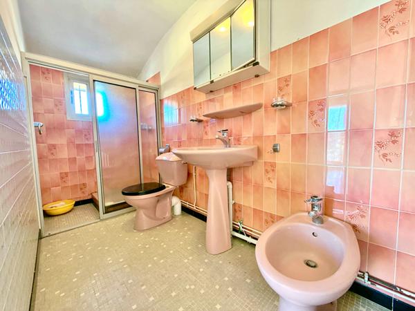 A VENDRE : MAISON T4 INDEPENDANTE AVEC 1 ETAGE + JARDIN ET GARAGE