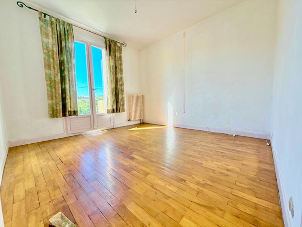 A VENDRE : MAISON T4 INDEPENDANTE AVEC 1 ETAGE + JARDIN ET GARAGE