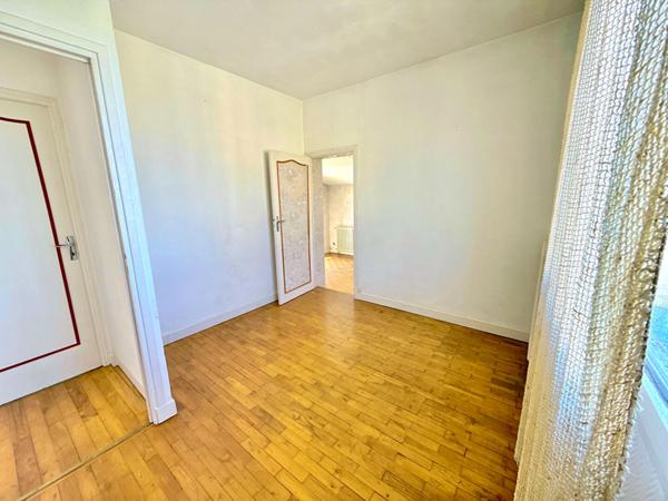 A VENDRE : MAISON T4 INDEPENDANTE AVEC 1 ETAGE + JARDIN ET GARAGE