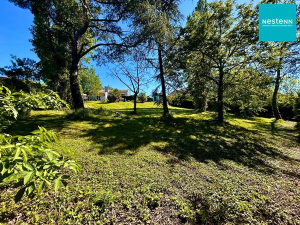 Grand terrain clos et libre de constructeur à La Fouillouse / 970 m2