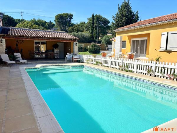VILLA 190m2, 1400m2 terrain, 5 Chambres, Piscine!