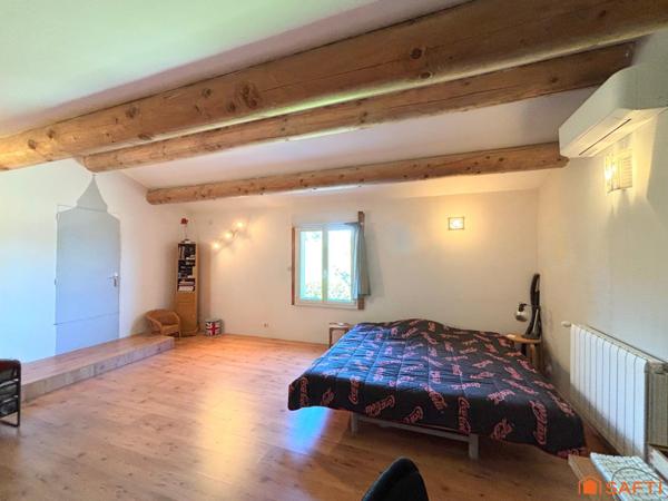 VILLA 190m2, 1400m2 terrain, 5 Chambres, Piscine!