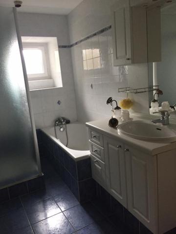 Maison de bourg en pierres