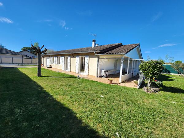 Maison de plain-pied - 4 chambres - 739 m² de terrain - Heyrieux