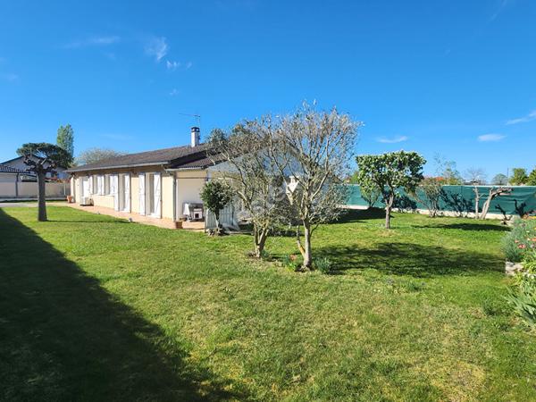Maison de plain-pied - 4 chambres - 739 m² de terrain - Heyrieux