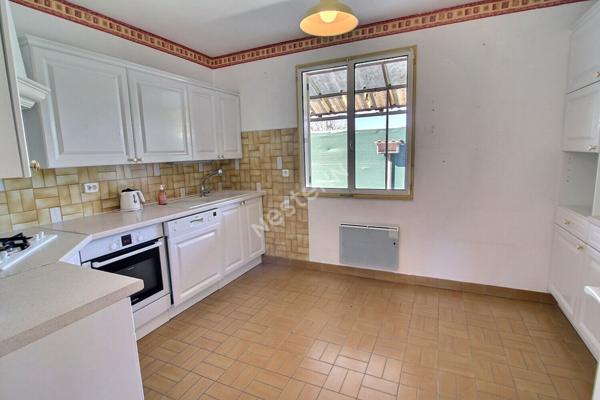 Maison de plain-pied - 4 chambres - 739 m² de terrain - Heyrieux