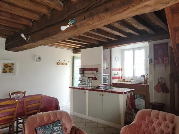 Maison de village pierres et poutres authentiques