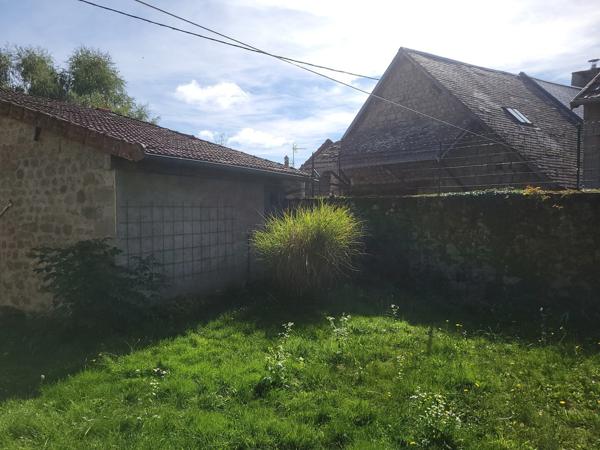 Maison de village pierres et poutres authentiques