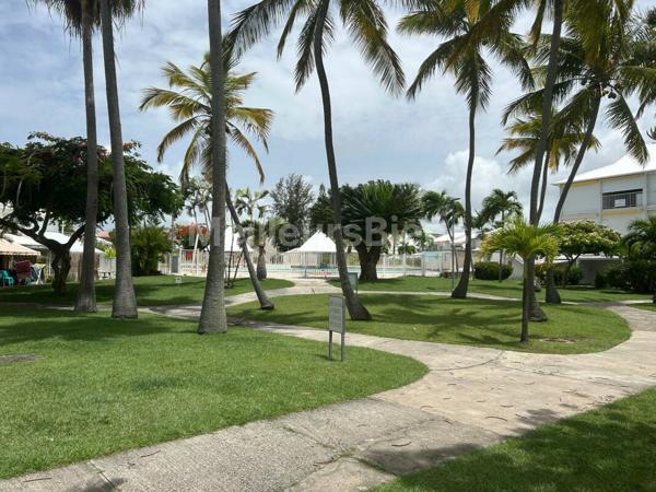 T2 sur la Marina de St François