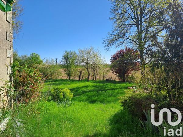 Grange 4 pièces de 70 m² à Saint-Germain-des-Prés (49170)