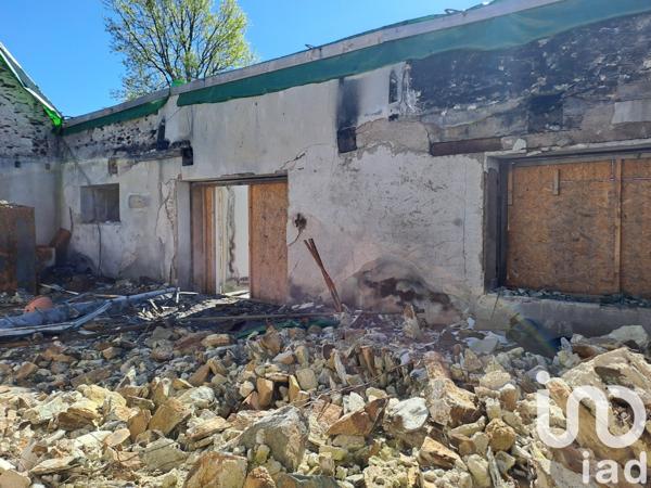 Grange 4 pièces de 70 m² à Saint-Germain-des-Prés (49170)