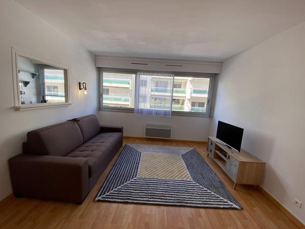 33000 BORDEAUX - APPARTEMENT T2 A LOUER MEUBLE ET ENTIEREMENT RENOVE